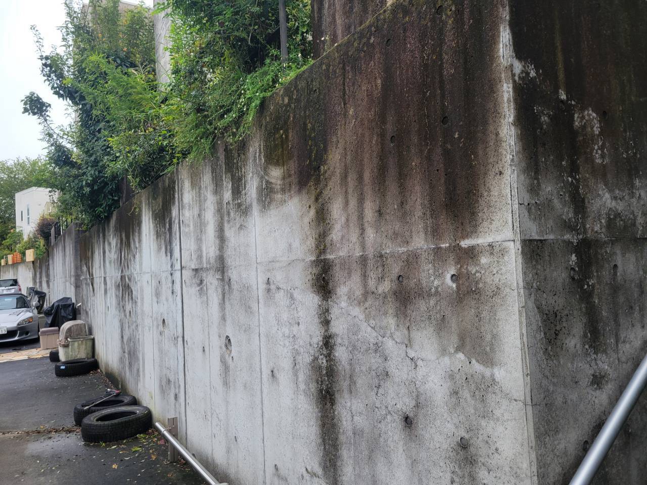 高圧洗浄工事：擁壁（コンクリートの壁）